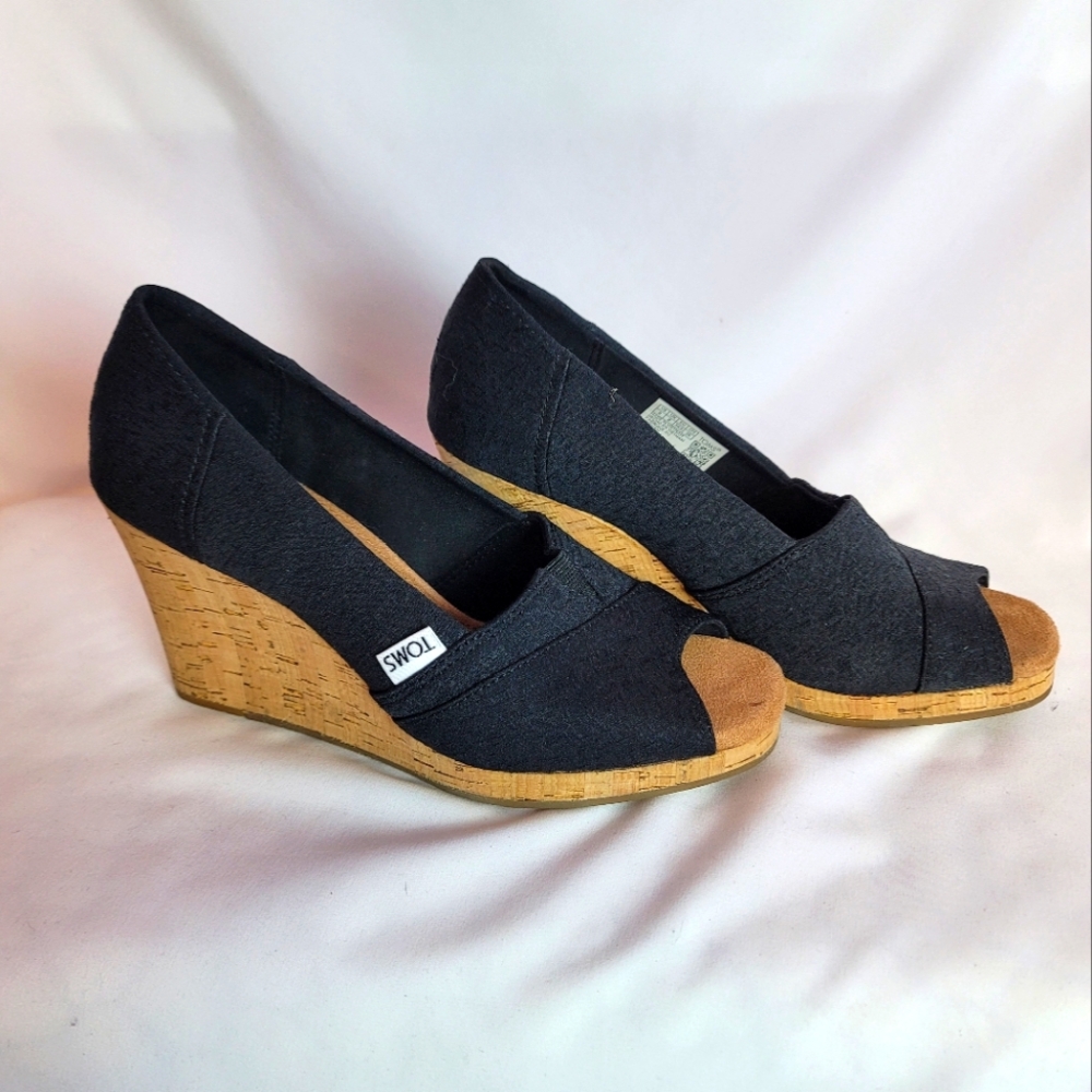 Toms Black and Tan Wedges